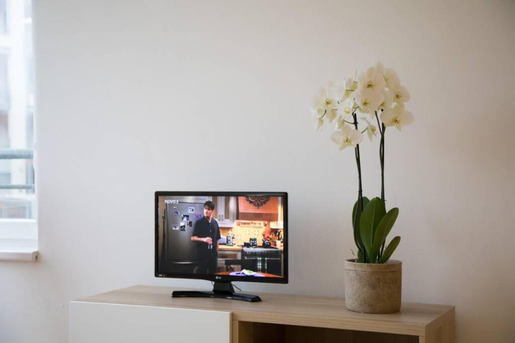 Modern Apartments - Airport 8Mins ปราก ภายนอก รูปภาพ